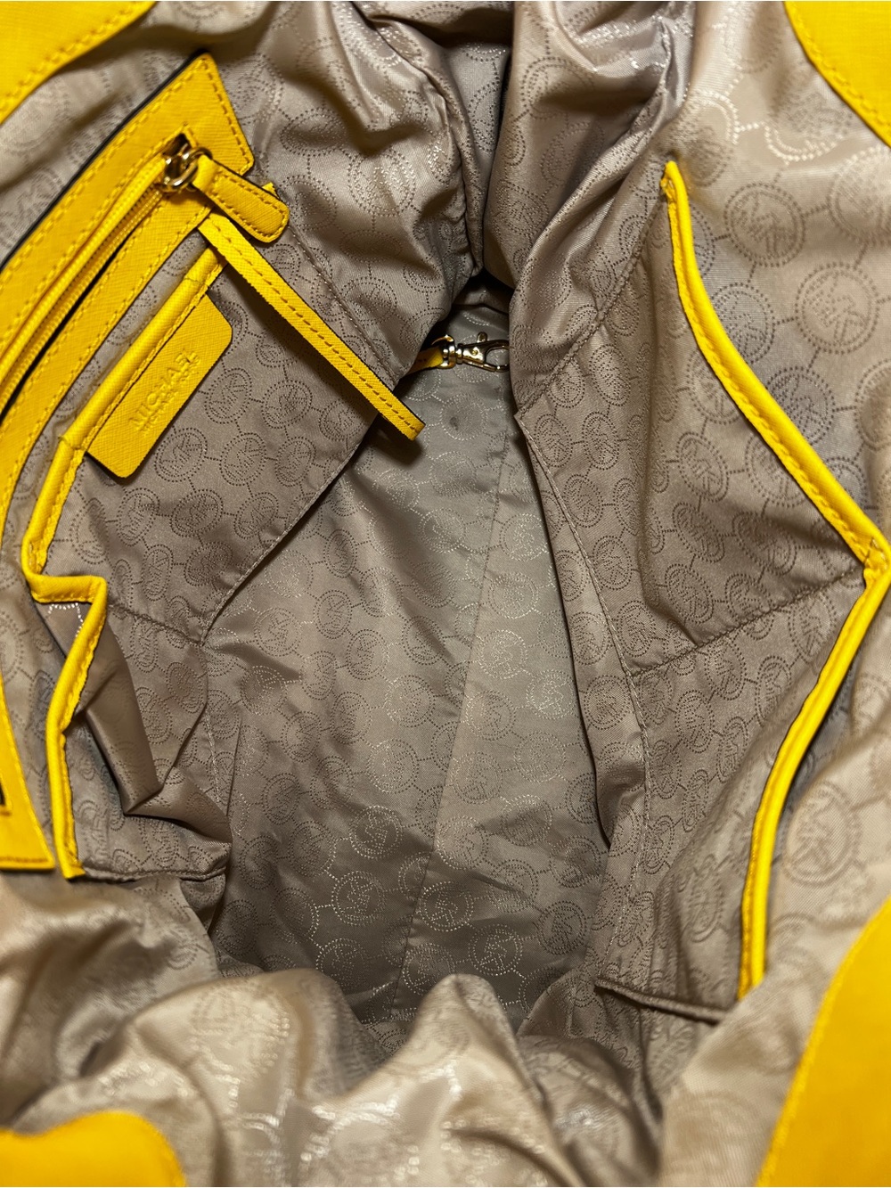 Michael Kors Hamilton Pyramid Studded Citrus Tote Crossbody - Picture 13 of 16